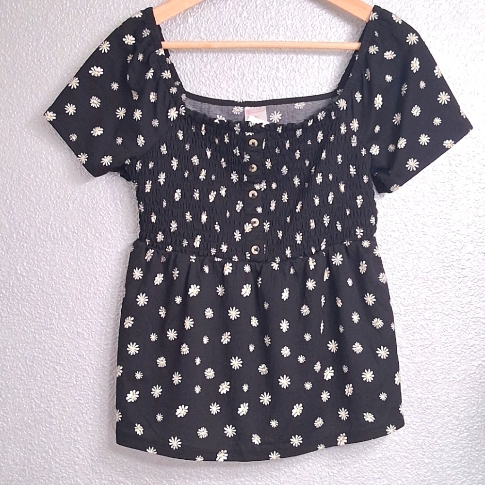 No Boundaries Junior's Black Floral Smock Top Size M(7-9)